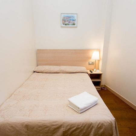Hostal Excellence Barcelona Exterior photo