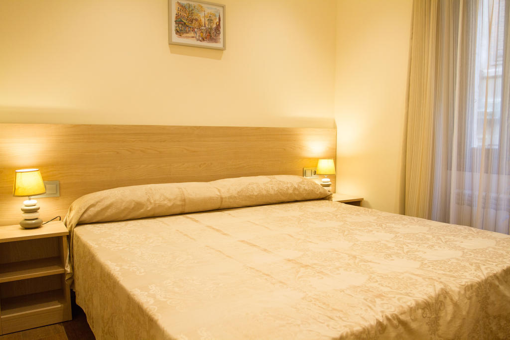 Hostal Excellence Barcelona Exterior photo